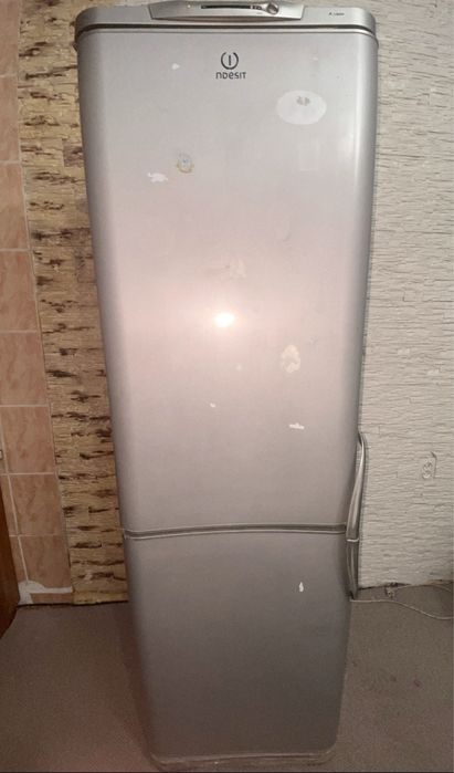 Холодильник Indesit без фриона
