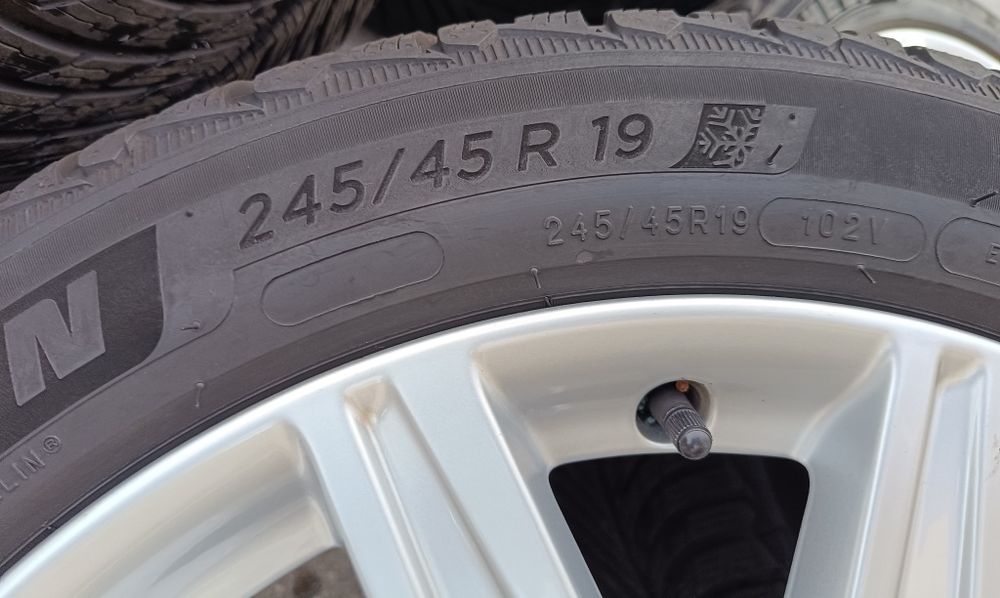 Оригинални джанти 19 цола с гуми зимни Audi A6 S6 дот 2020г.