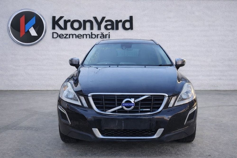 Far Dreapta Volvo XC60 2008 - 2013 SUV 4 Usi (1105) Fara xenon