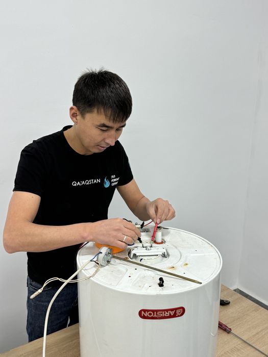 Ремонт установка чистка Аристона водонагреватель с гарентией сантехник