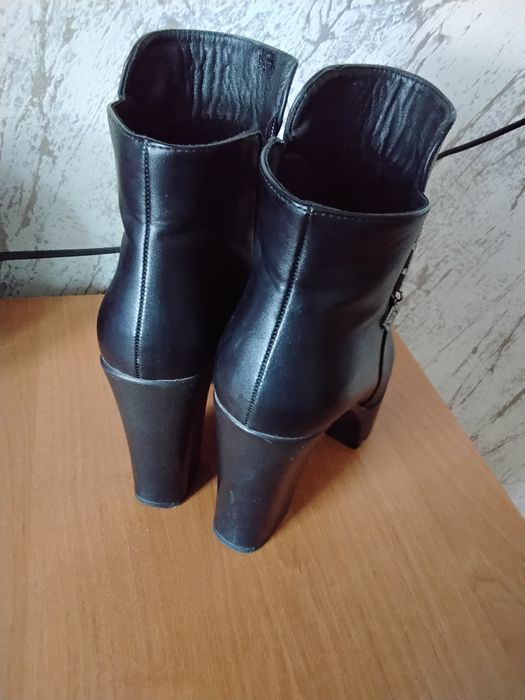 Продам Ботильоны женские