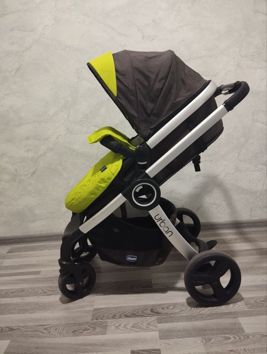Детская коляска Chicco Urban.