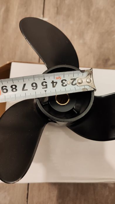 Vand o elica de barca în stare buna de functionare