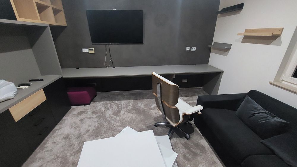 Vând birou/piese mobilier