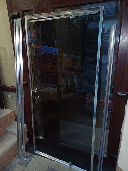 Vând usa sticla cabina de dus