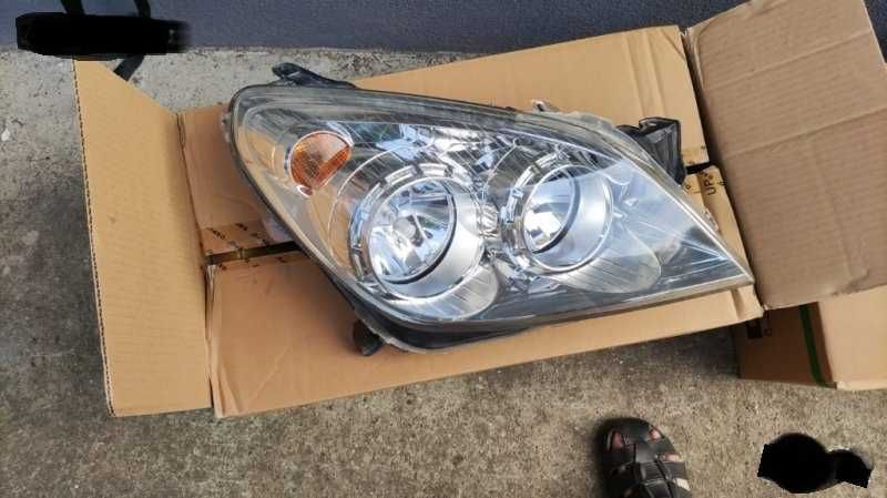 продавам оригинални фарове OPEL Астра Н + Подлакътник AstraJ 2009+2015