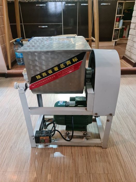 Тестомес Бункерный б/у продам в Алматы