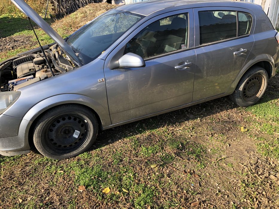 Dezmembrez Opel Astra H 1.6 cod Z16XEP Culoare Gri Z163