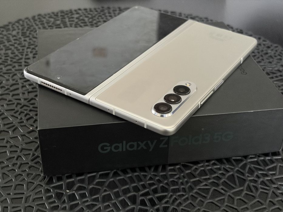 Бартер! Samsung Galaxy Z Fold 3 - Silver