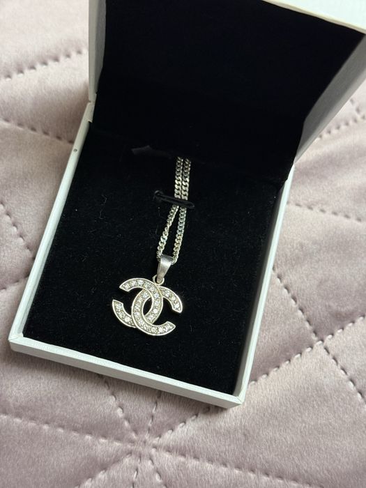 “Оригинално” сребърно колие Chanel