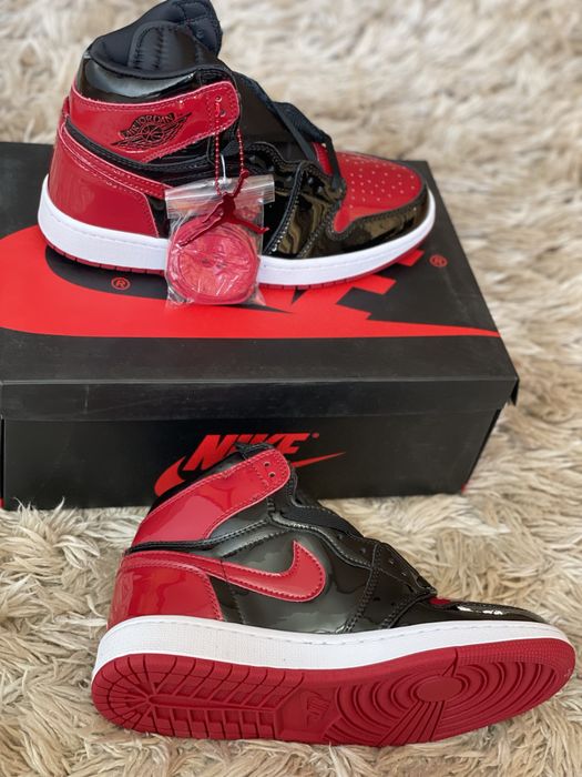 Jordan 1 Retro High Patent Bred OG Nike Black Mid 4 Max UNC