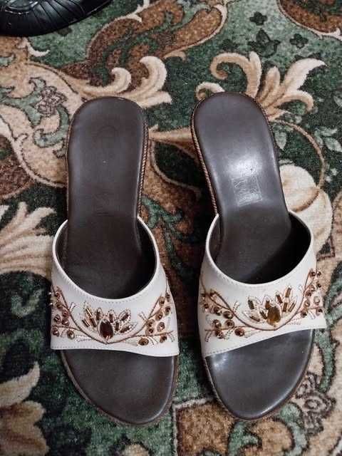 Дамски обувки-използвани