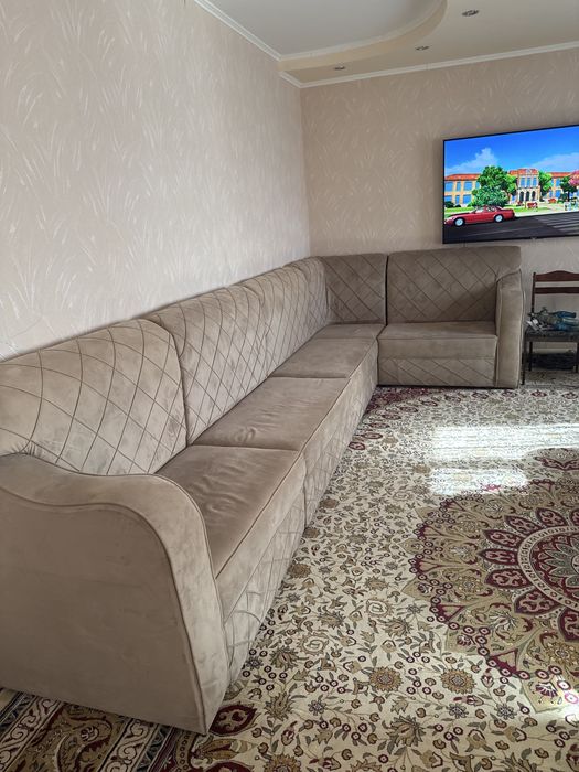 Продается диван гостинный !