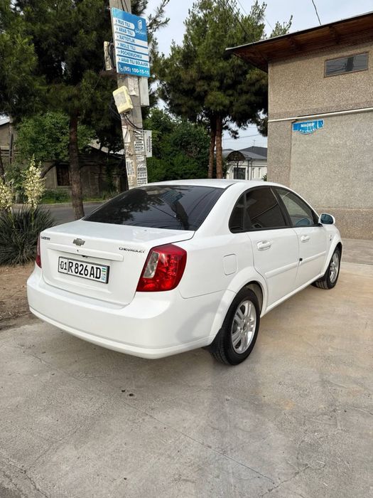 Lasetti 3 pozitsa (metan)