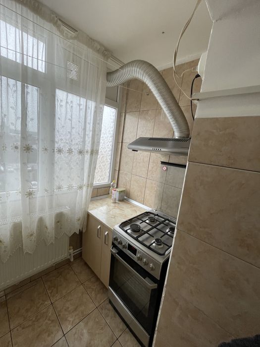 Închiriez Apartament - zona I-uri.