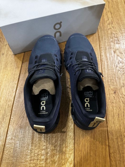 On Running Обувки