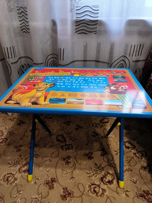 Детский столик со стульчиком