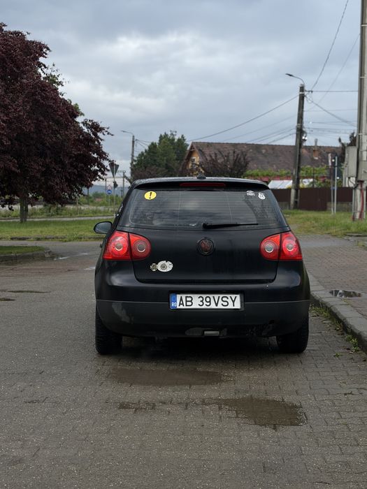 Vand golf 5 1.4 aspirat fac si unele schimburi