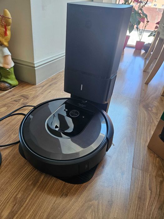 Robot aspirator + mop iRobot Roomba Combo i8+ cu stație auto-golire