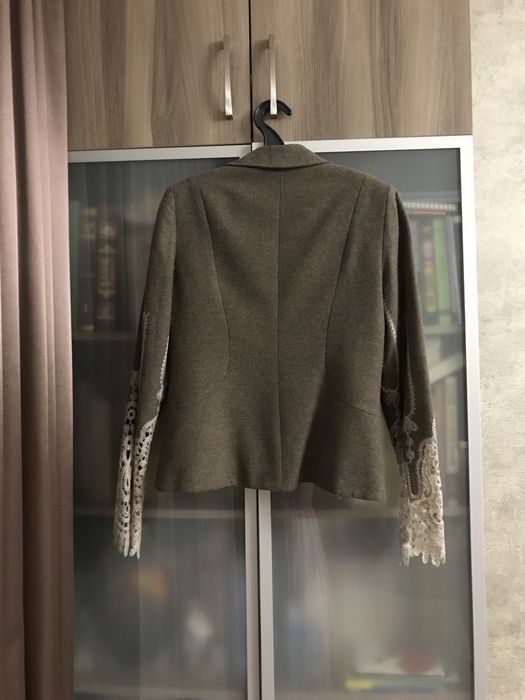 Продам шерстяной костюм