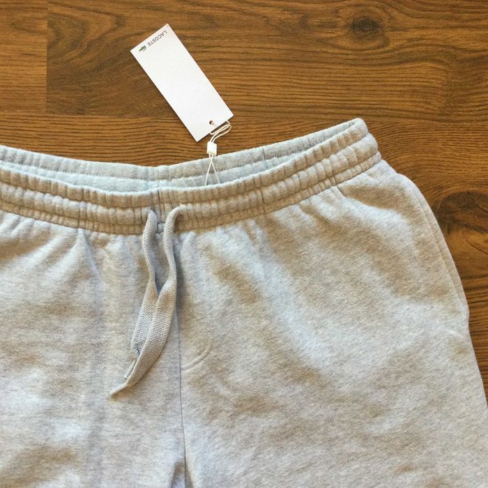 НОВИ оригинални памучни светло сиви къси гащета бермуди LACOSTE / Лакосте  размер 5 / L от САЩ