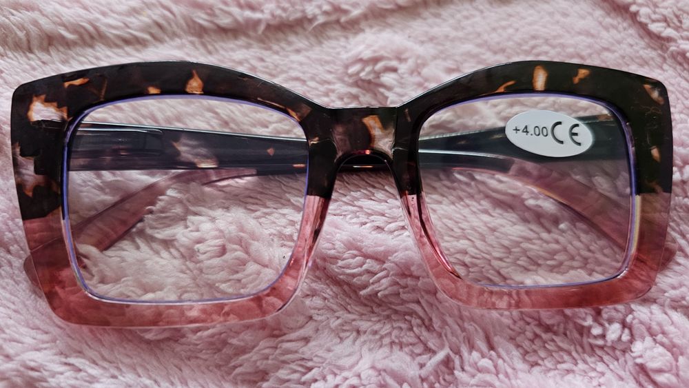 Дамски очила с диоптър + 4 ,четири броя и едни слънчеви   всички нови