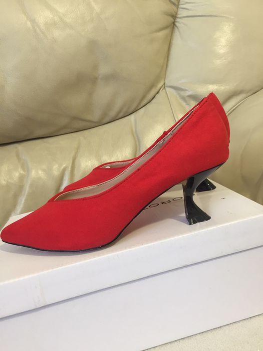 Дамски обувки на ток