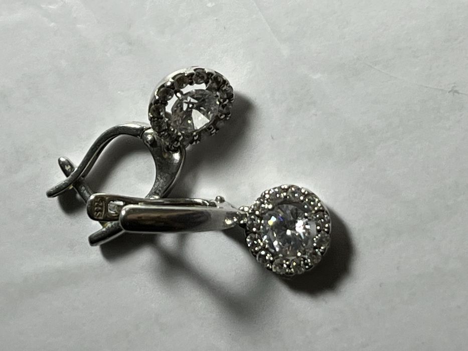 Продам серебреные сережки