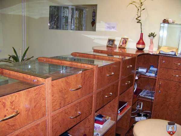 Mobilier comercial,pentru bijuterie,Amanet,Mercerie,Farmacie etc.