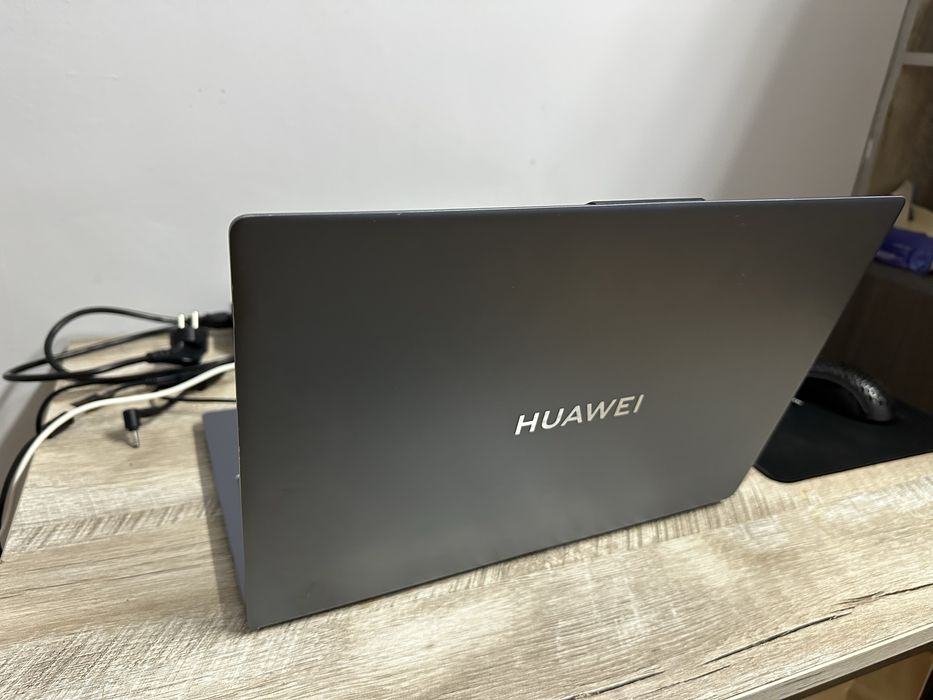 Huawei Matebook 16D 512/8 gb