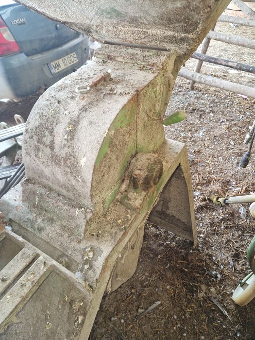 Vand moara dupa tractor