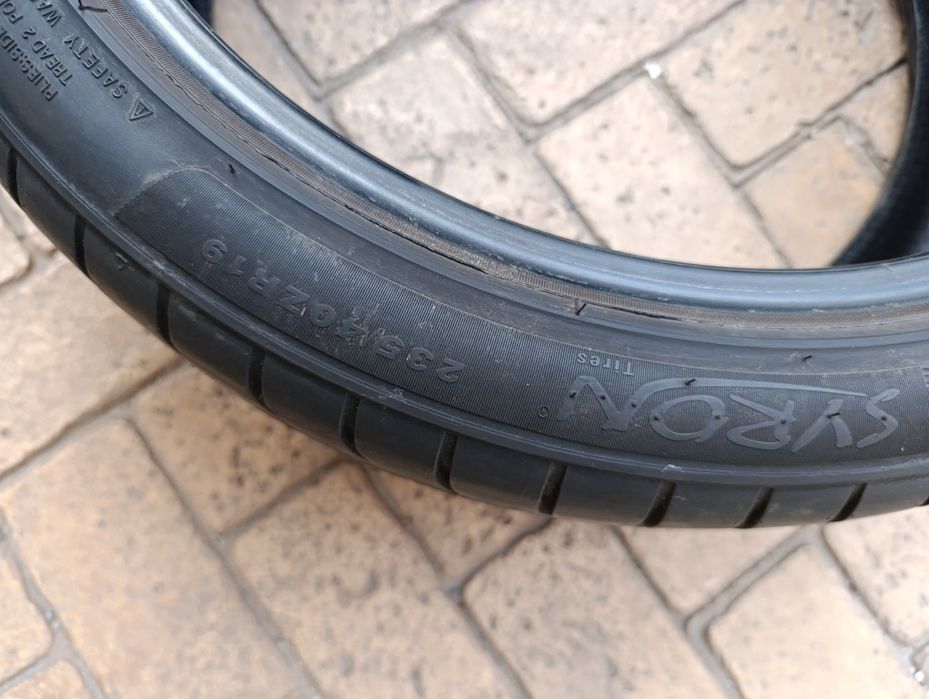 Летни гуми Syron 235/40/19