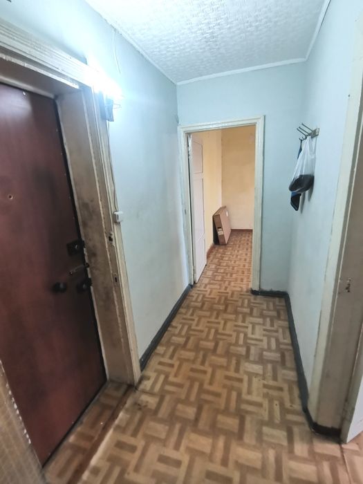 Продаётся 2-х ком кв-ра в 16 мкр дом 35