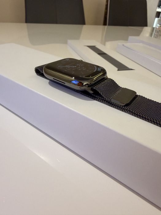 Apple Watch Series 8 45mm Graphite Stainless Steel