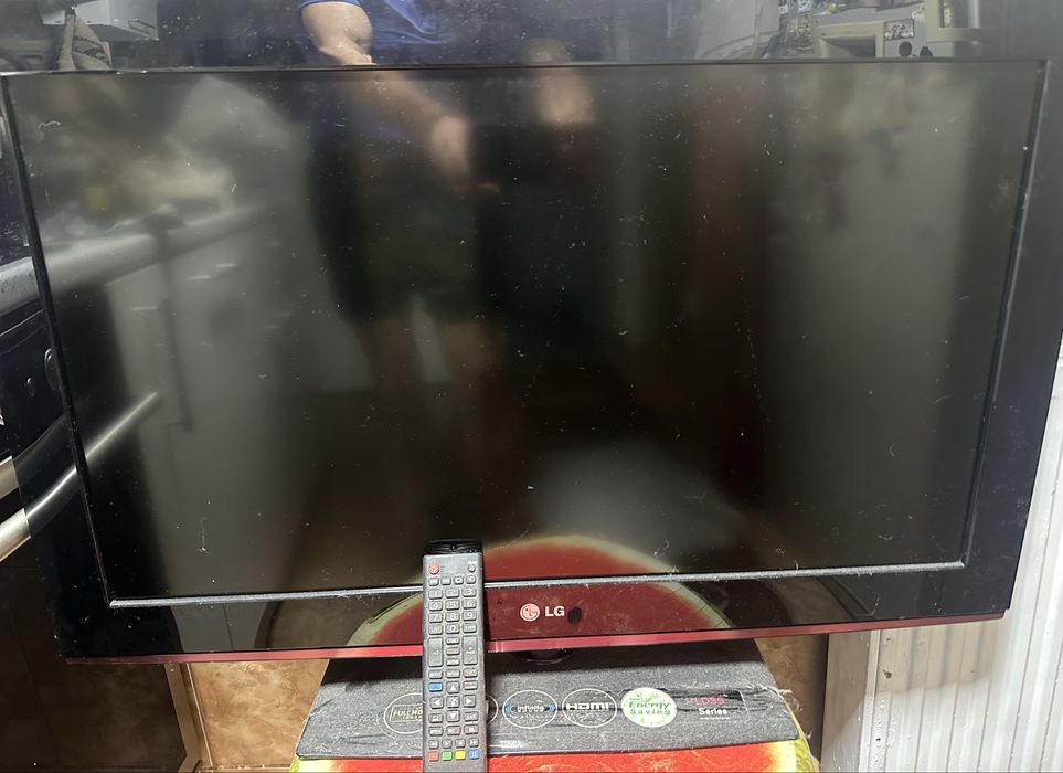 Televizor LG 32” Full HD – HDMI, SCART, VGA – Model 32LD350