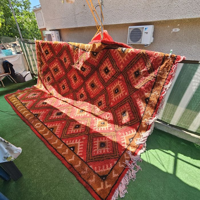 Ръчно изработен килим