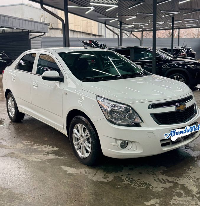 Kobalt 2025 Yil Full Stayil Oq Rang Top Toza