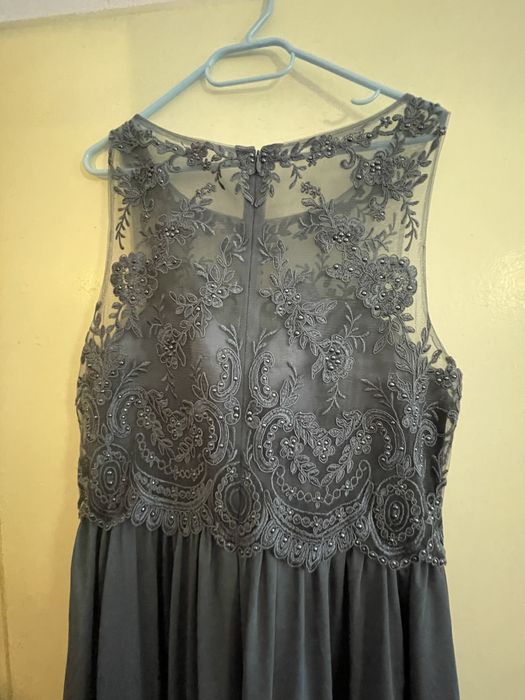 Официална рокля Laona