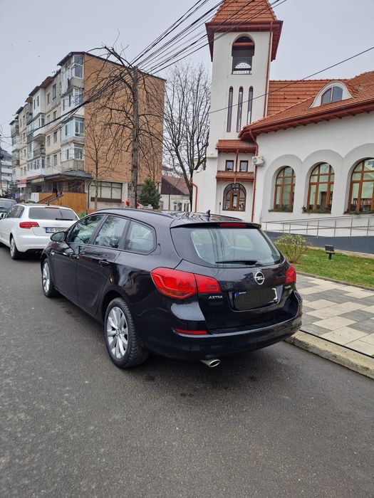 Opel Astra J 2012.