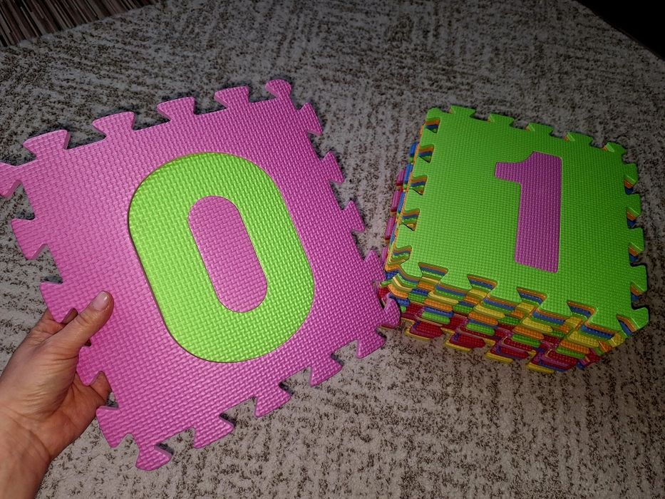 Covor puzzle din spumă 20 bucăți.