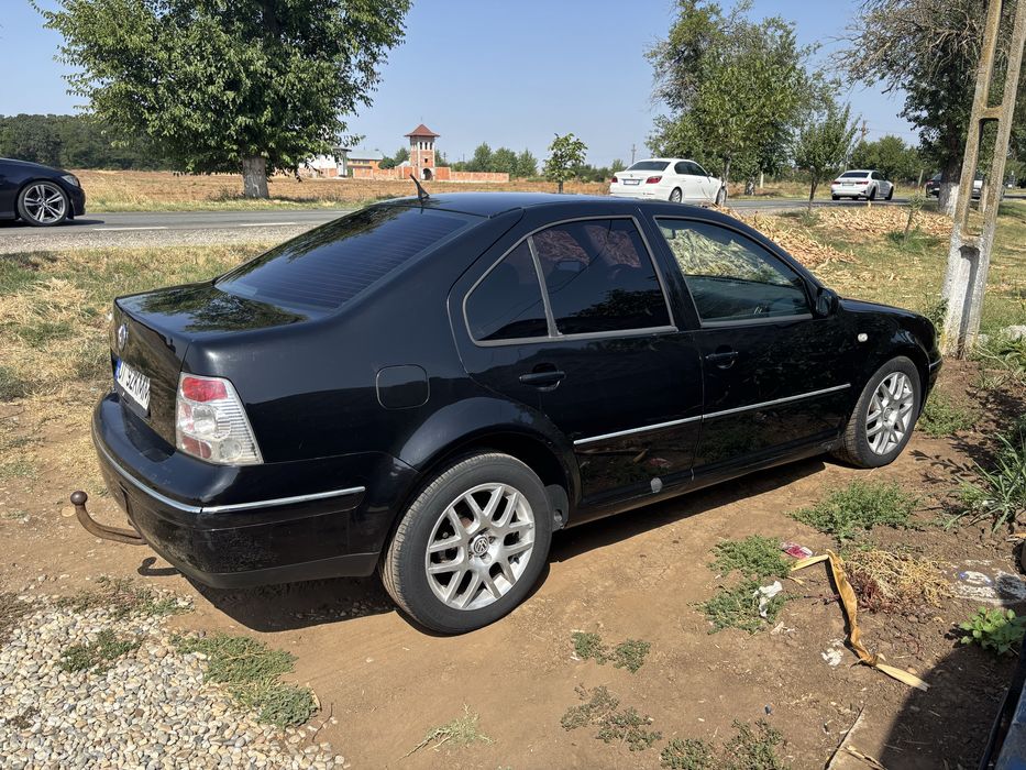 VW Bora 1.9 TDI (131 CP) ASZ - 6 Trepte - Climatronic, Scaune Încălzite, Cârlig + Motor și Cutie Rezervă