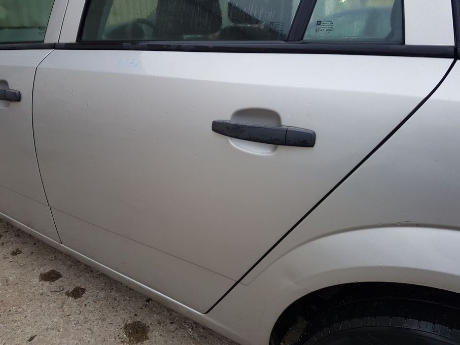 Usa / Portiera Stanga Spate Opel Astra H break 2004 - 2010 Cod Culoare Z176