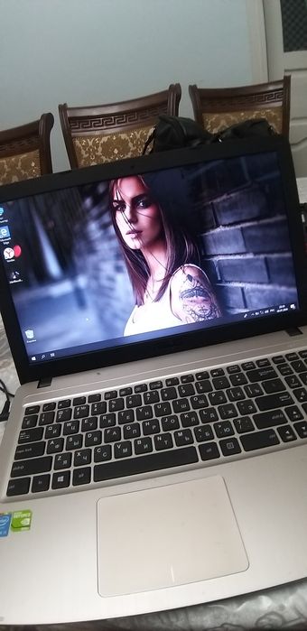 Asus notbuk i3 4005 4 patok 4 yadr igravoy kimga kerey bosa aloqaga ch