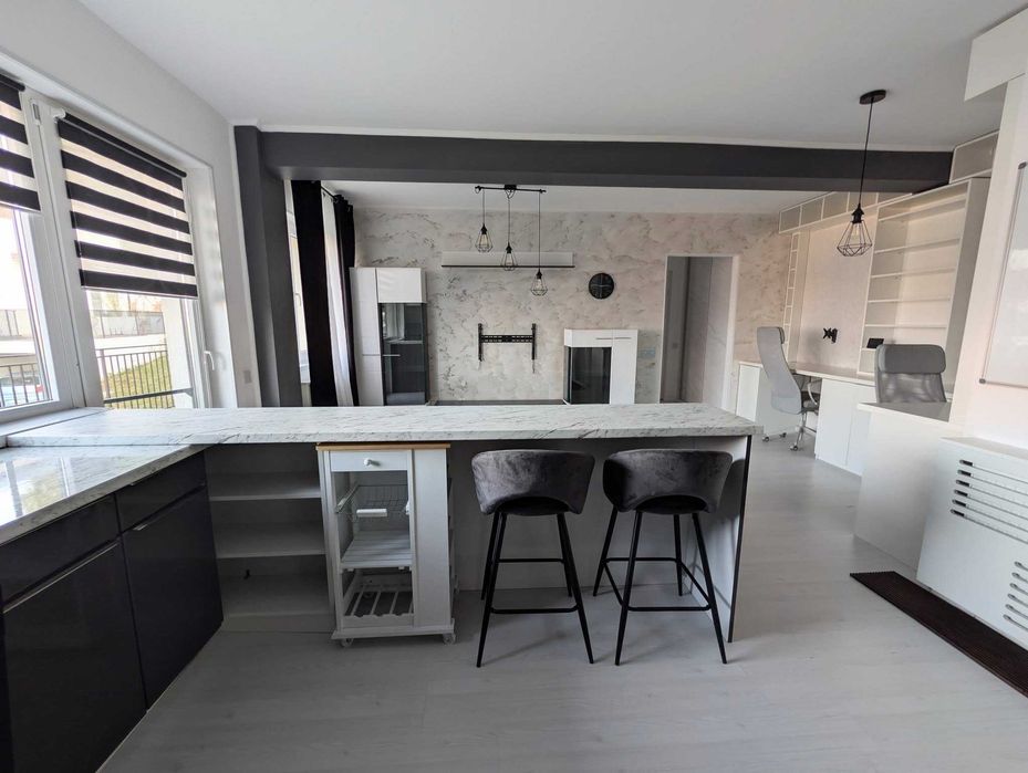 Apartament 47 mp + 30mp terasa, priveliste, sub padure, parcare in garaj cu incarcator masina electrica personal TRIFAZIC, zona Teilor, Floresti
