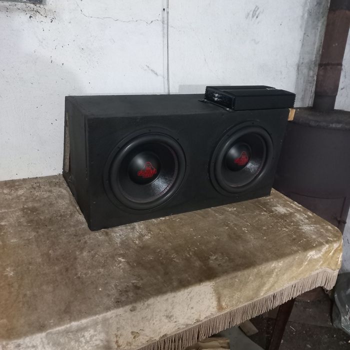 Продам сабвуфер с усилителем