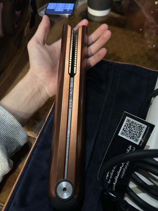 Продается утижок и выпрямитель DYSON