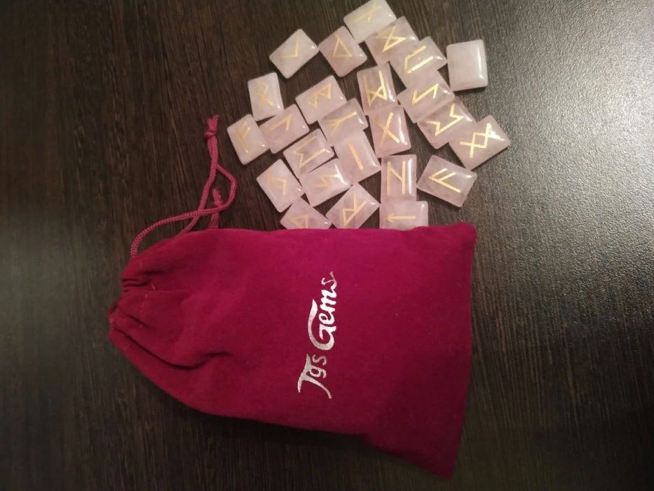 Руны Скандинавские из Розового кварца