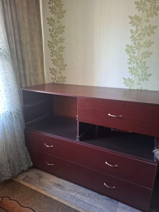 Продам комод для одежды