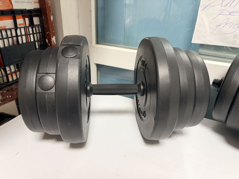 Gantere reglabile noi set 40 kg. 20 kg+20 kg=40 kg. Pret 300 lei