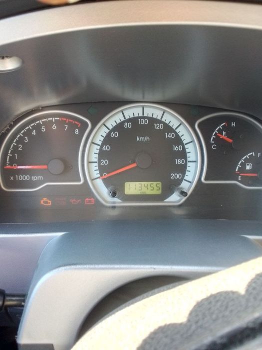 Nexia 2 1.6 sotiladi
